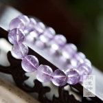 ��ɫˮ������Ů��������Ʒʱ����Ʒ