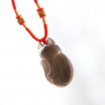 ä�ɸ���ʦ�ӳֱ��ֺ���ʯ��׹